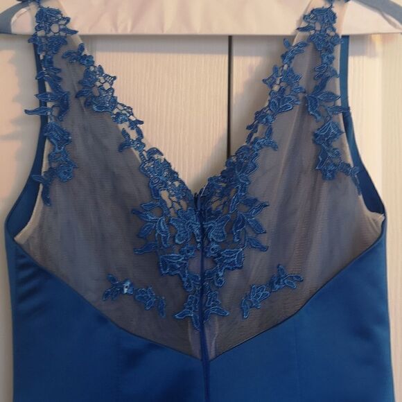 Bride's Mermaid Gown Plunging Neckline Royal Blue Size 8 - Picture 7 of 16